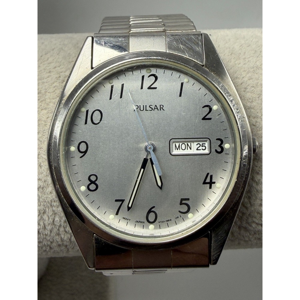 Pulsar V733-9A40 New Battery Mens Watch 36MM 7" Stretch Band Silver Tone